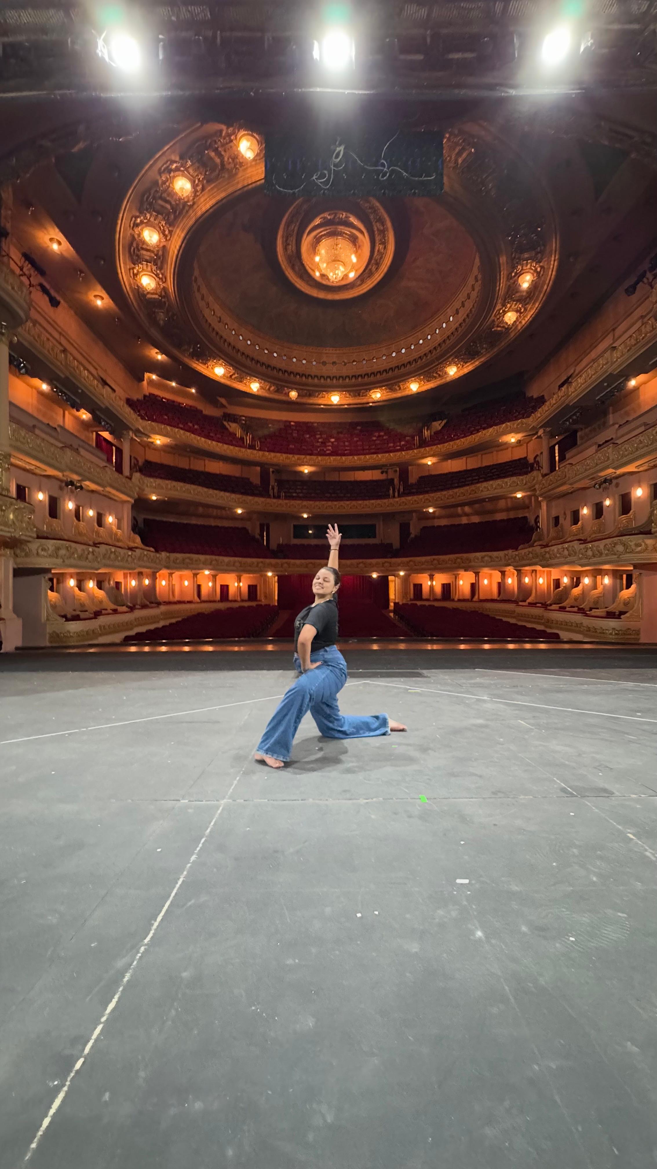 Professora e bailarina Izabela Villela é destaque no Carnaval de Juiz de Fora